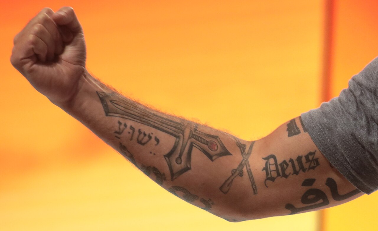 Pete Hegseth Tattoos: Einsteigerfreundlicher Leitfaden zu Bedeutung, Geschichte und öffentlichem Interesse